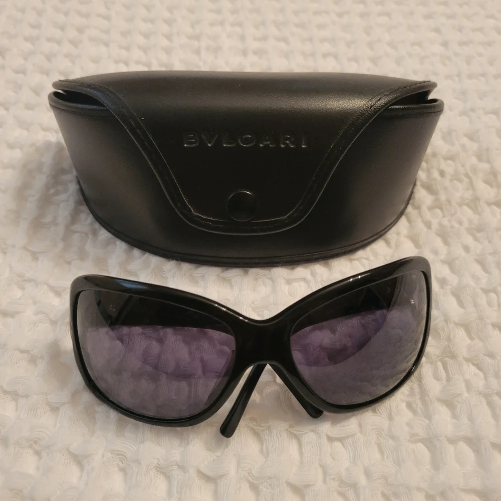 Bvlgari Black Sunglasses with Case - Picture 1 of 11